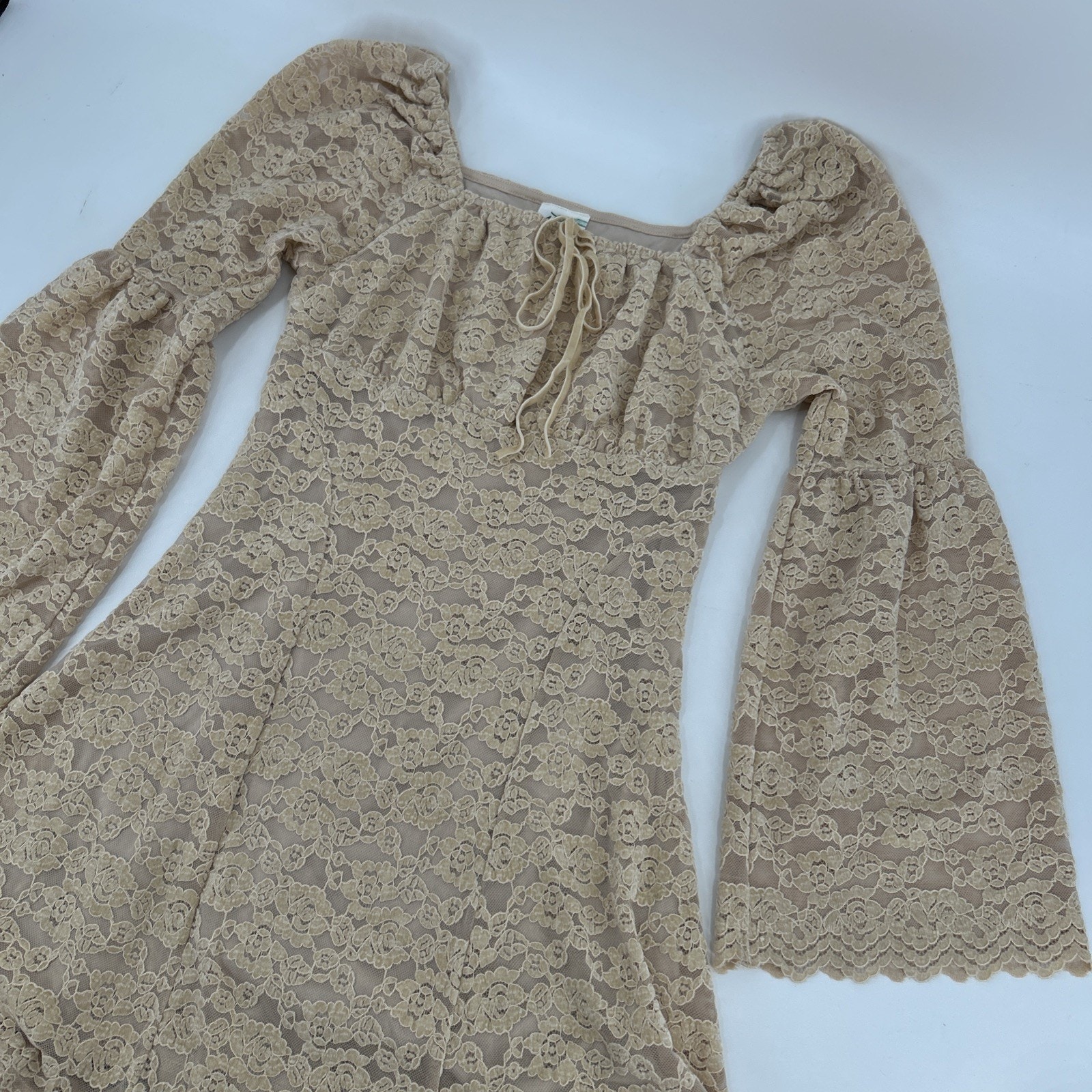New Very J Lace Bell Sleeve Mini Dress Womens Size S Cream Floral Boho Hippie